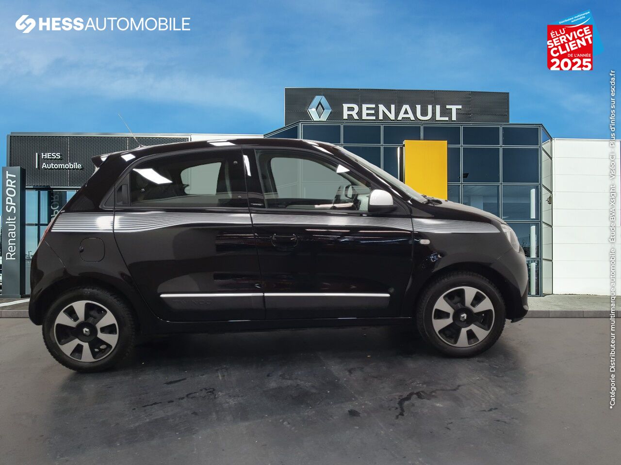 Véhicule d'occasion RENAULT TWINGO 1.0 SCE 70CH LIMITED 2017 BOITE COURTE chez Renault Strasbourg