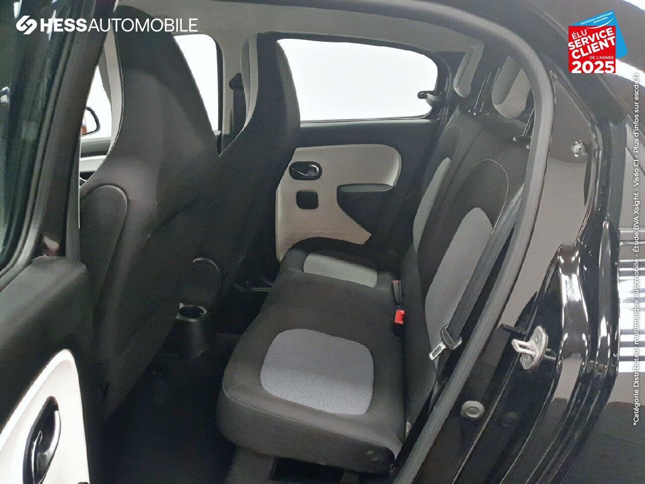 Véhicule d'occasion RENAULT TWINGO 1.0 SCE 70CH LIMITED 2017 BOITE COURTE chez Renault Strasbourg