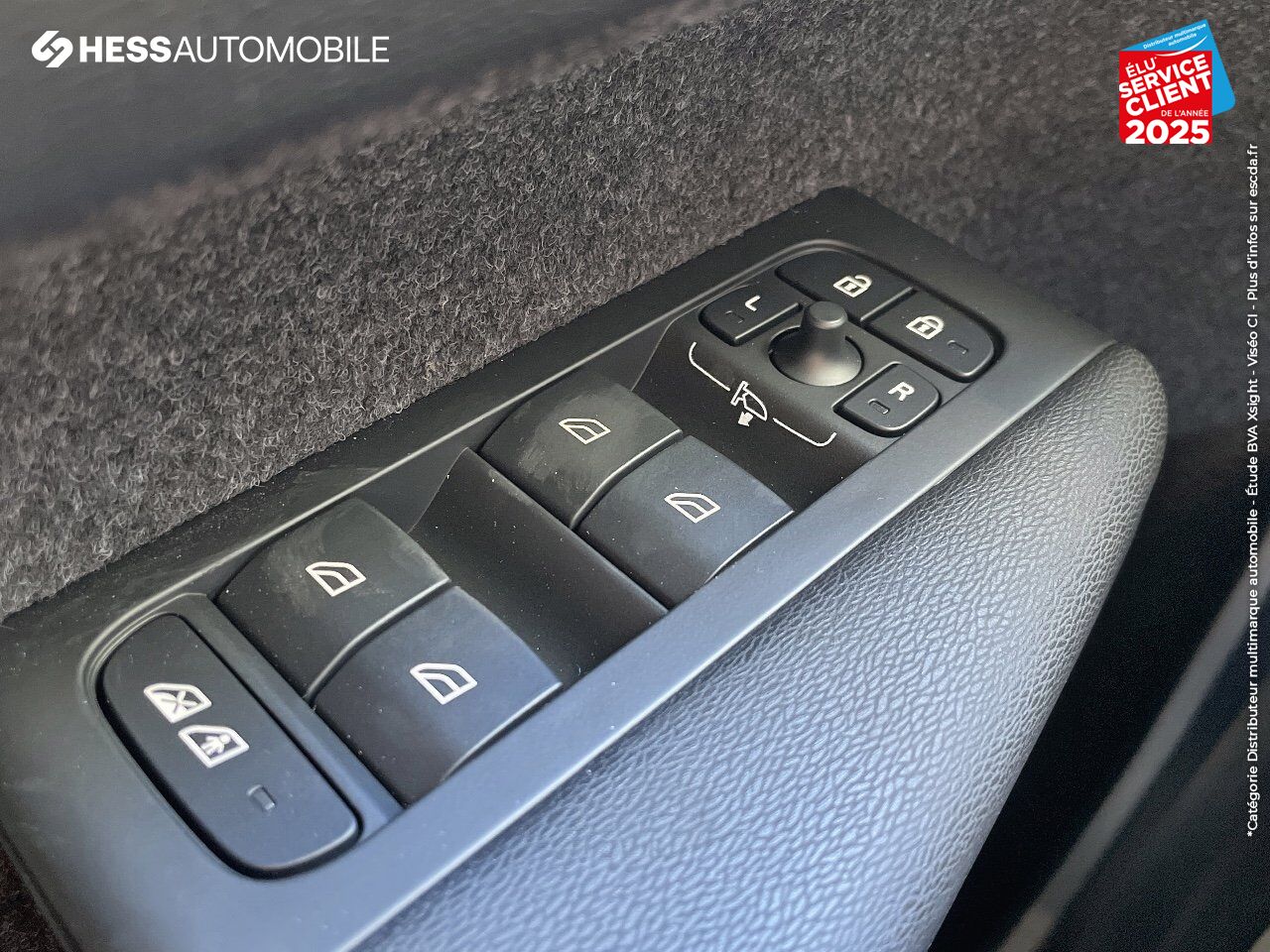 Véhicule d'occasion VOLVO XC40 B3 163CH ULTRA DCT 7 chez BMW Lons le Saunier