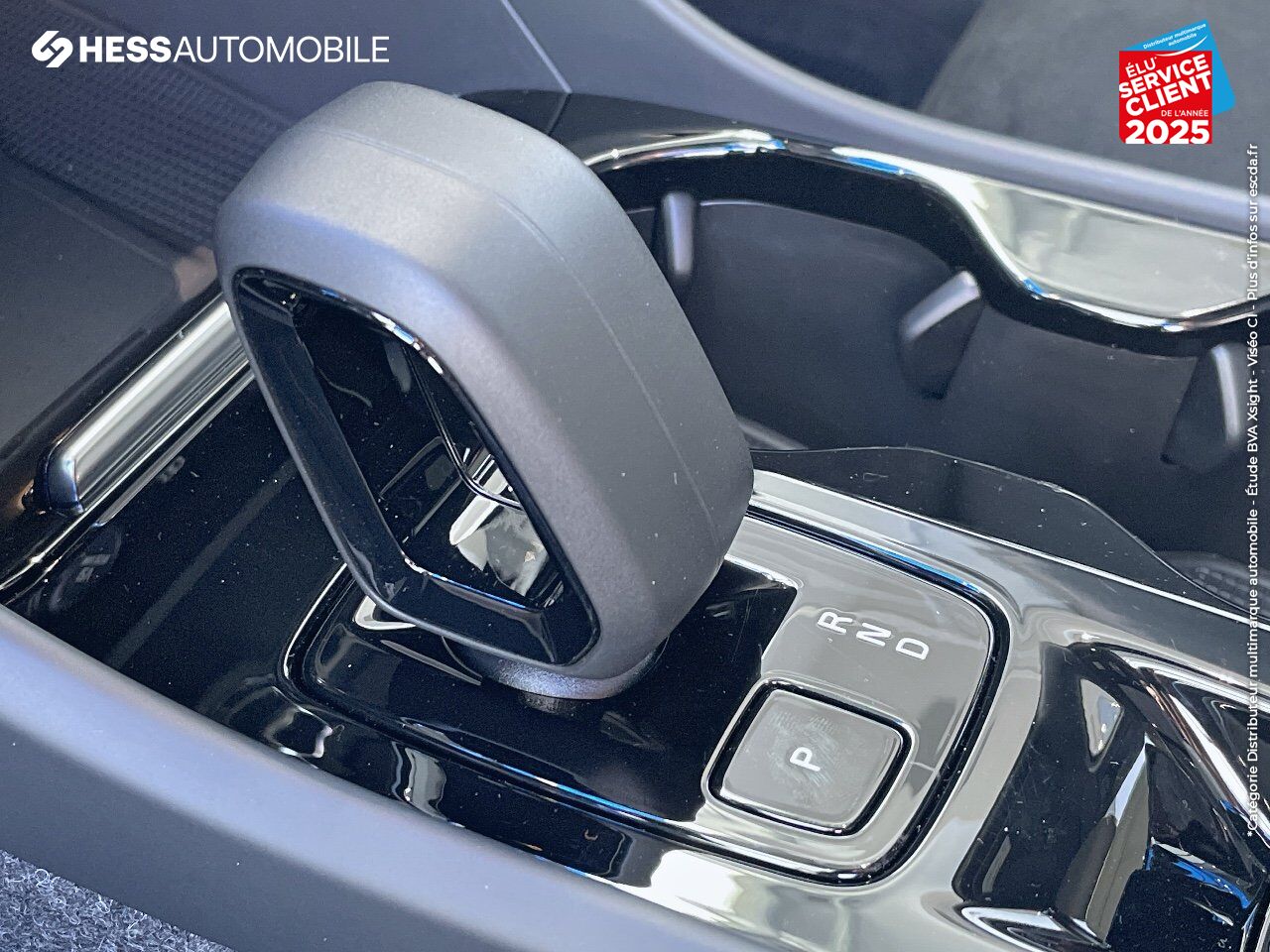 Véhicule d'occasion VOLVO XC40 B3 163CH ULTRA DCT 7 chez BMW Lons le Saunier
