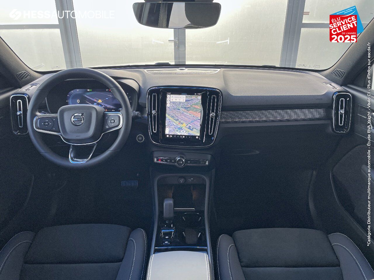 Véhicule d'occasion VOLVO XC40 B3 163CH ULTRA DCT 7 chez BMW Lons le Saunier