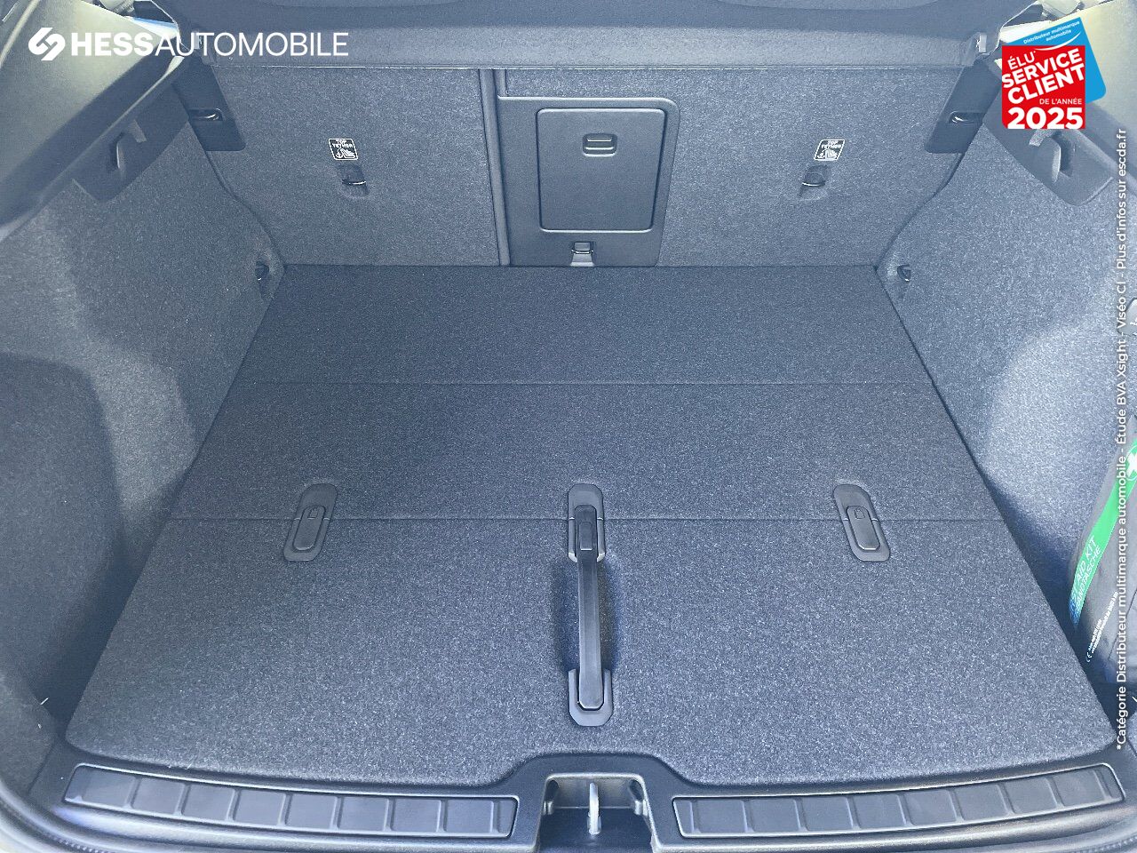 Véhicule d'occasion VOLVO XC40 B3 163CH ULTRA DCT 7 chez BMW Lons le Saunier