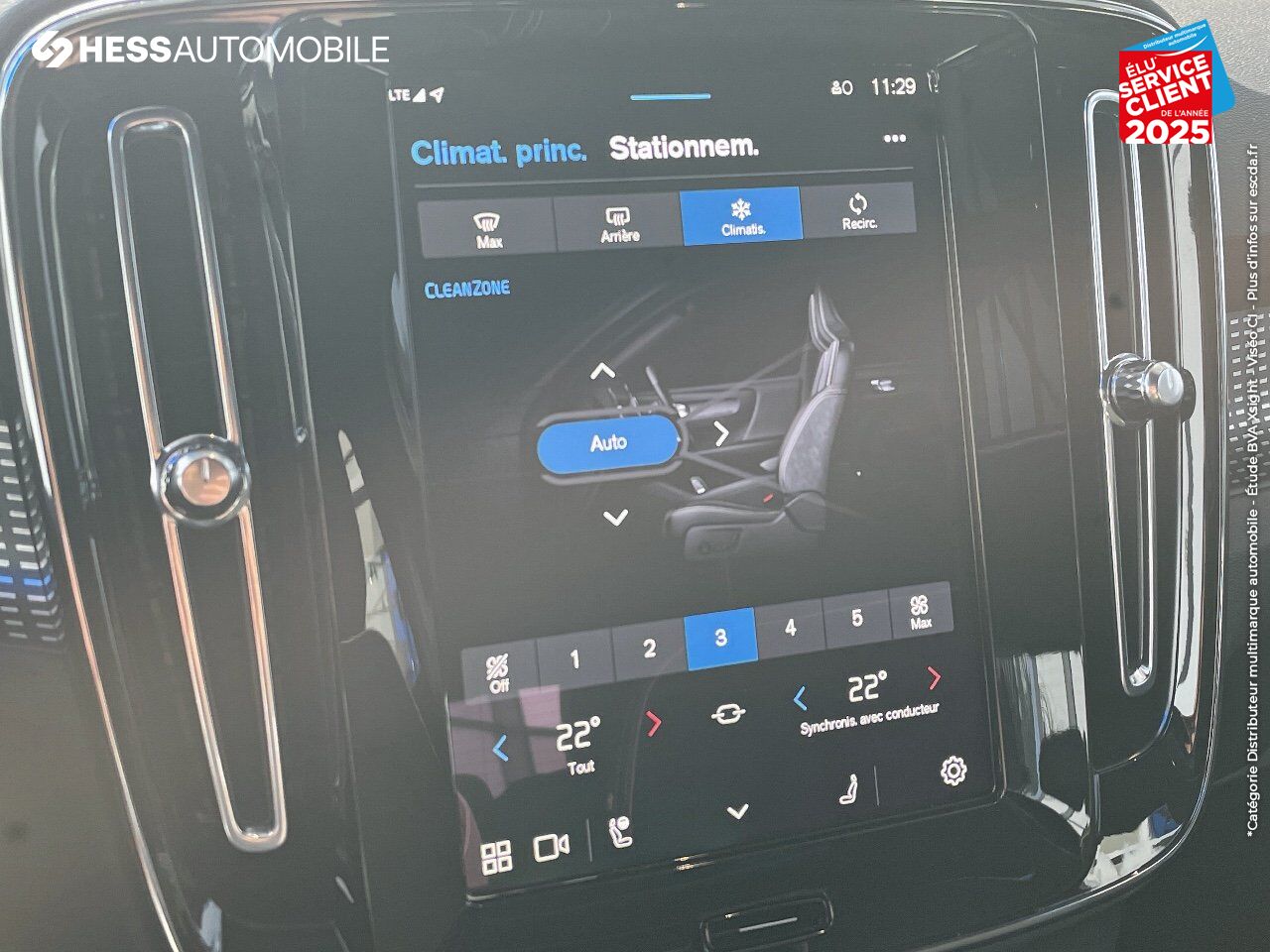 Véhicule d'occasion VOLVO XC40 B3 163CH ULTRA DCT 7 chez BMW Lons le Saunier