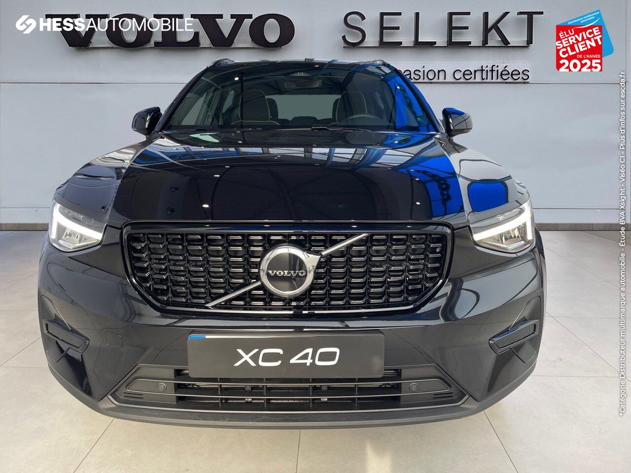 Véhicule d'occasion VOLVO XC40 B3 163CH ULTRA DCT 7 chez BMW Lons le Saunier