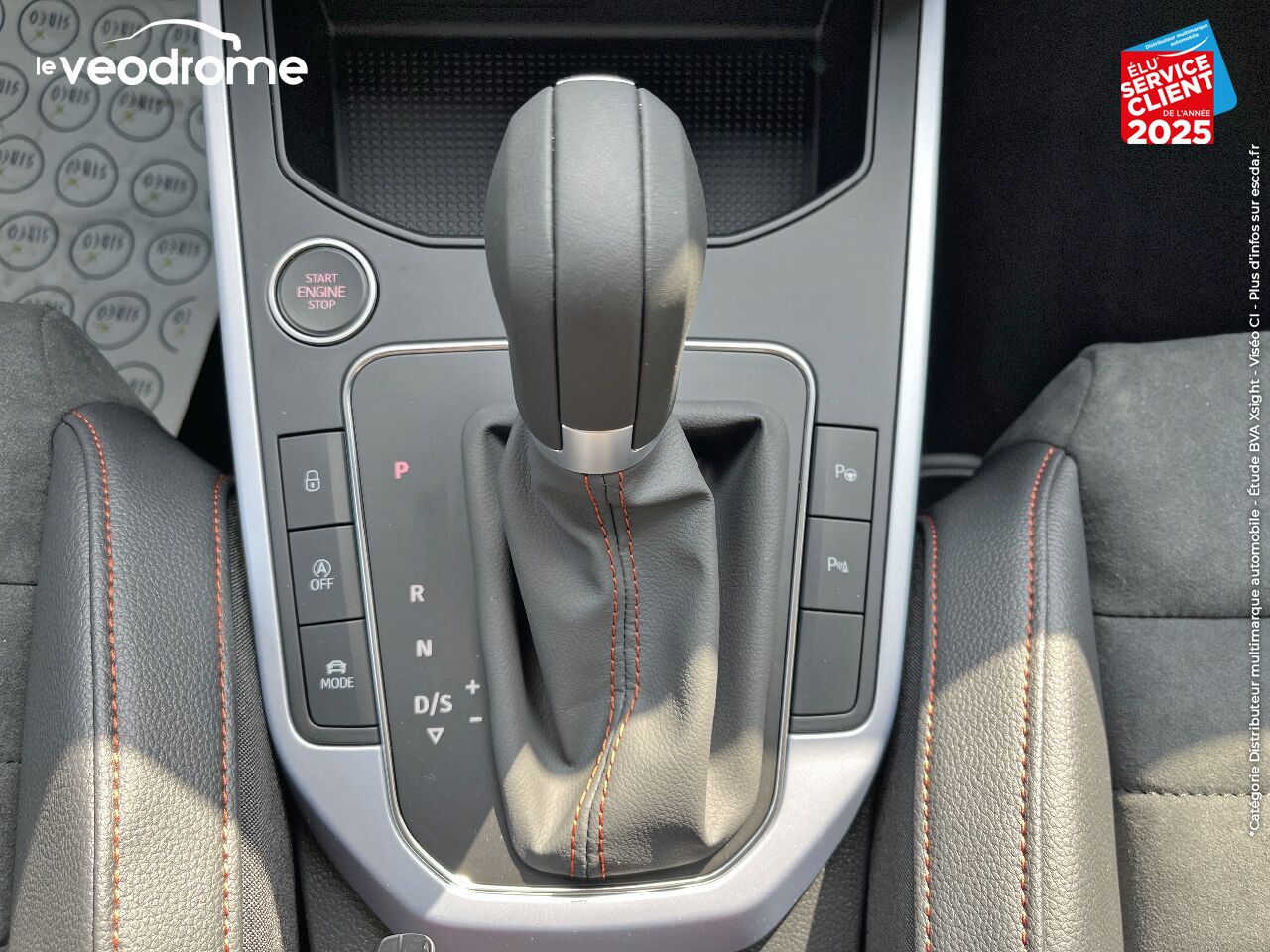 Véhicule d'occasion SEAT ARONA 1.0 TSI 110CH FR DSG7 CAMERA GPS RADAR AV/AR chez Le Veodrome