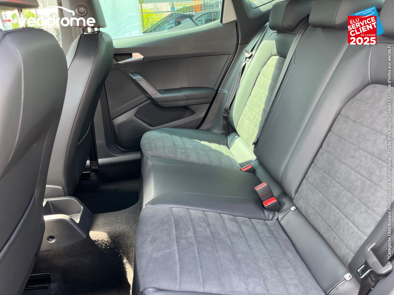 Véhicule d'occasion SEAT ARONA 1.0 TSI 110CH FR DSG7 CAMERA GPS RADAR AV/AR chez Le Veodrome