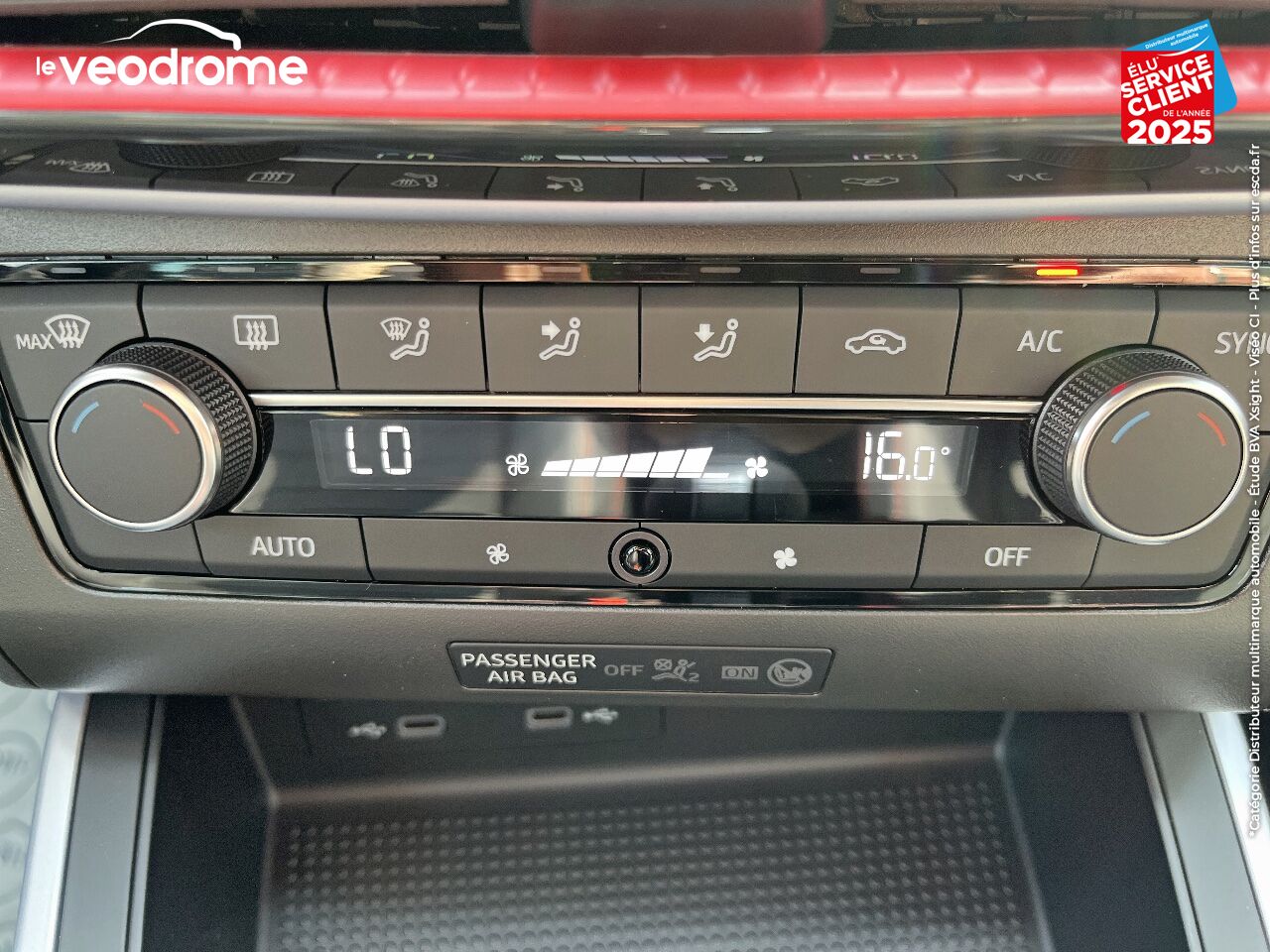 Véhicule d'occasion SEAT ARONA 1.0 TSI 110CH FR DSG7 CAMERA GPS RADAR AV/AR chez Le Veodrome