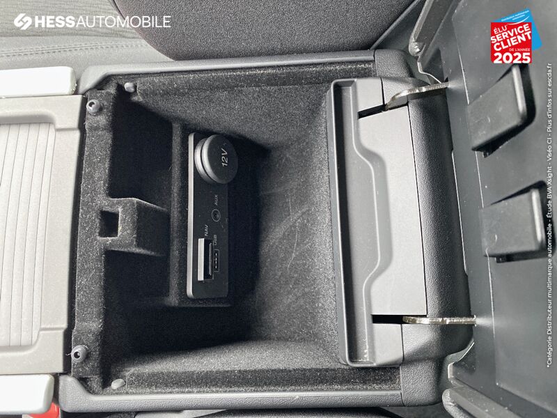 Véhicule d'occasion LAND-ROVER EVOQUE 2.0 TD4 150 PURE 4X4 BVA MARK VI GPS CAMERA chez Land Rover Metz