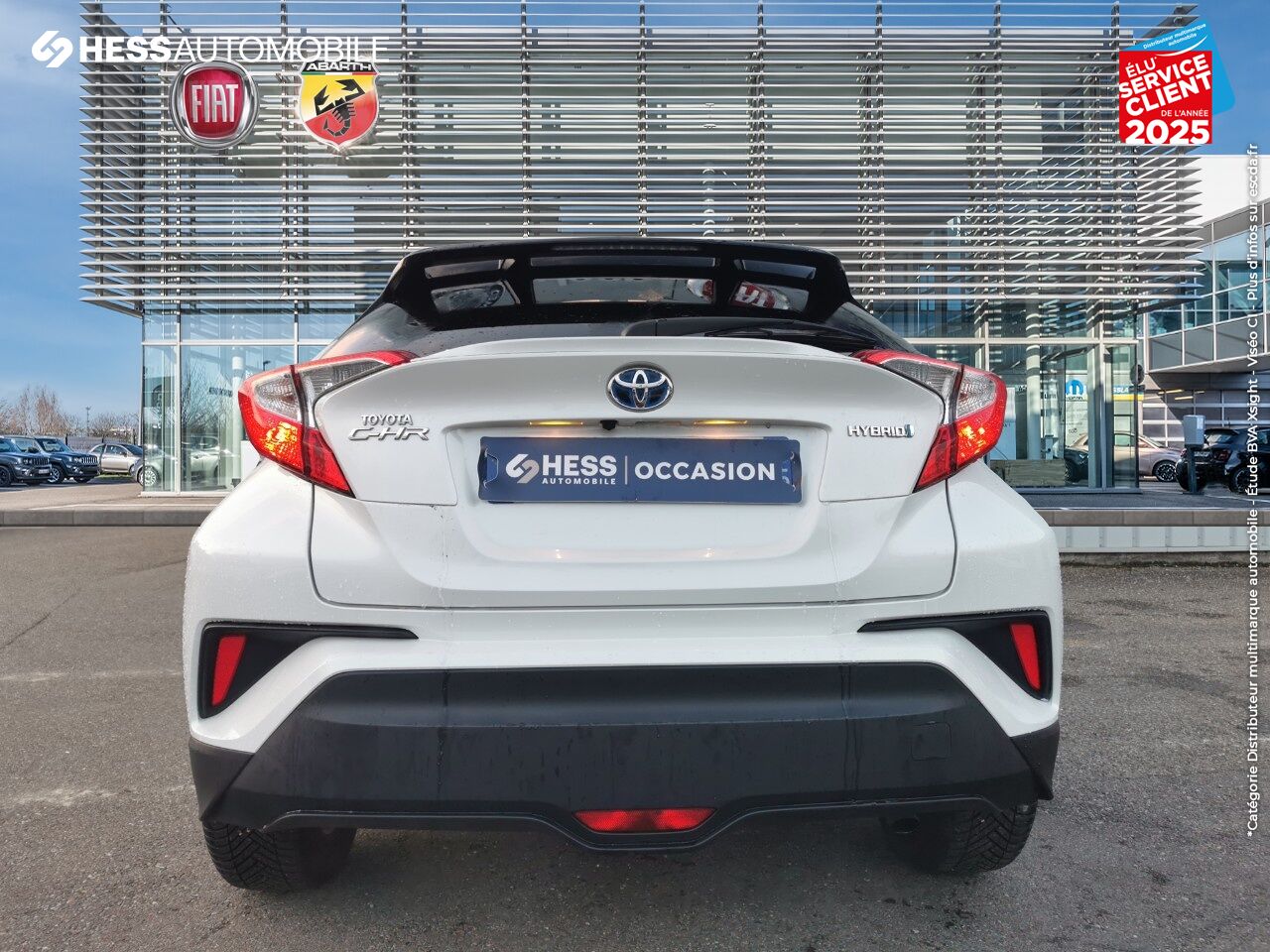 Véhicule d'occasion TOYOTA C-HR 122H DESIGN 2WD E-CVT RC18 chez Toyota Belfort