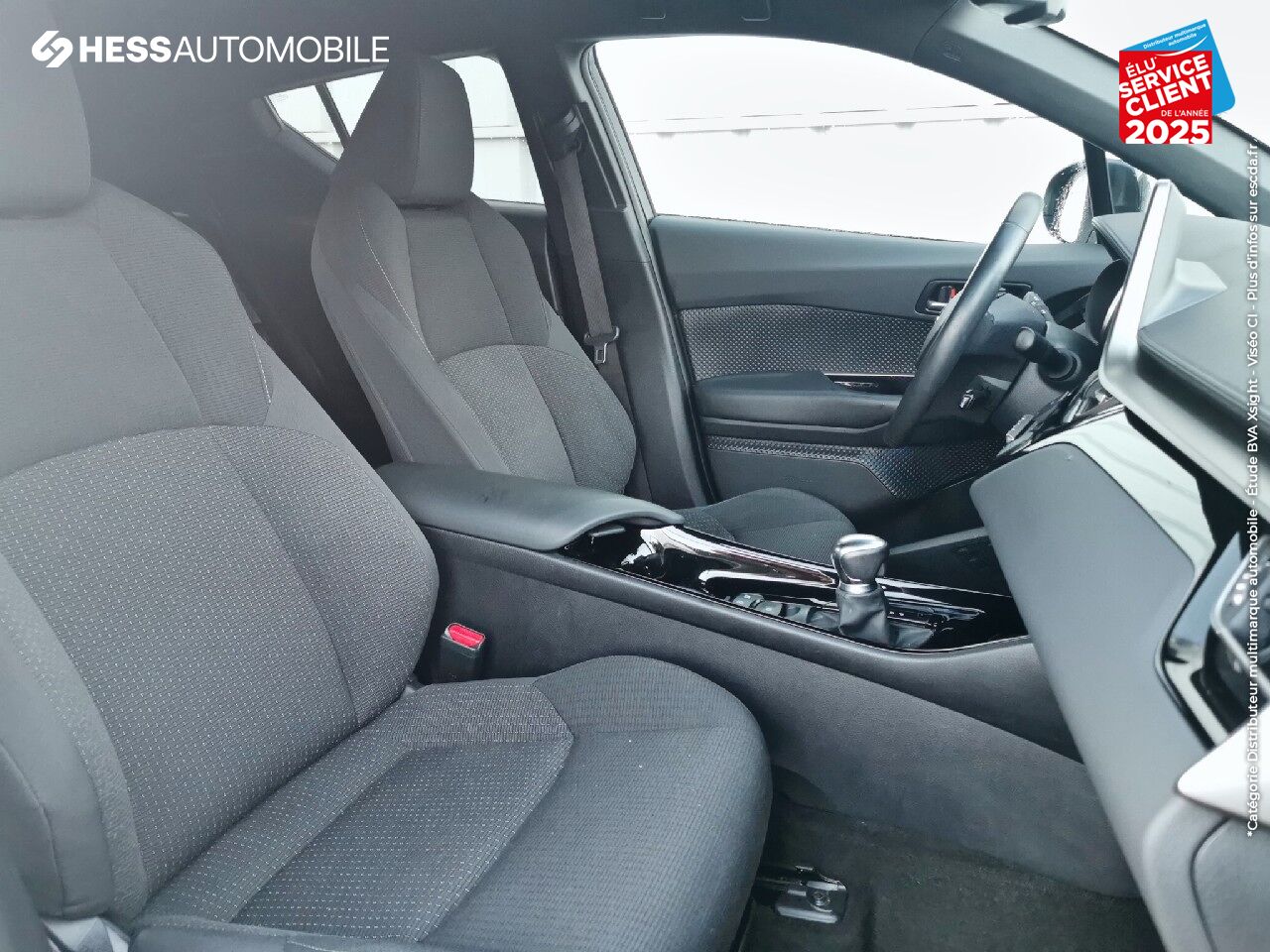 Véhicule d'occasion TOYOTA C-HR 122H DESIGN 2WD E-CVT RC18 chez Toyota Belfort