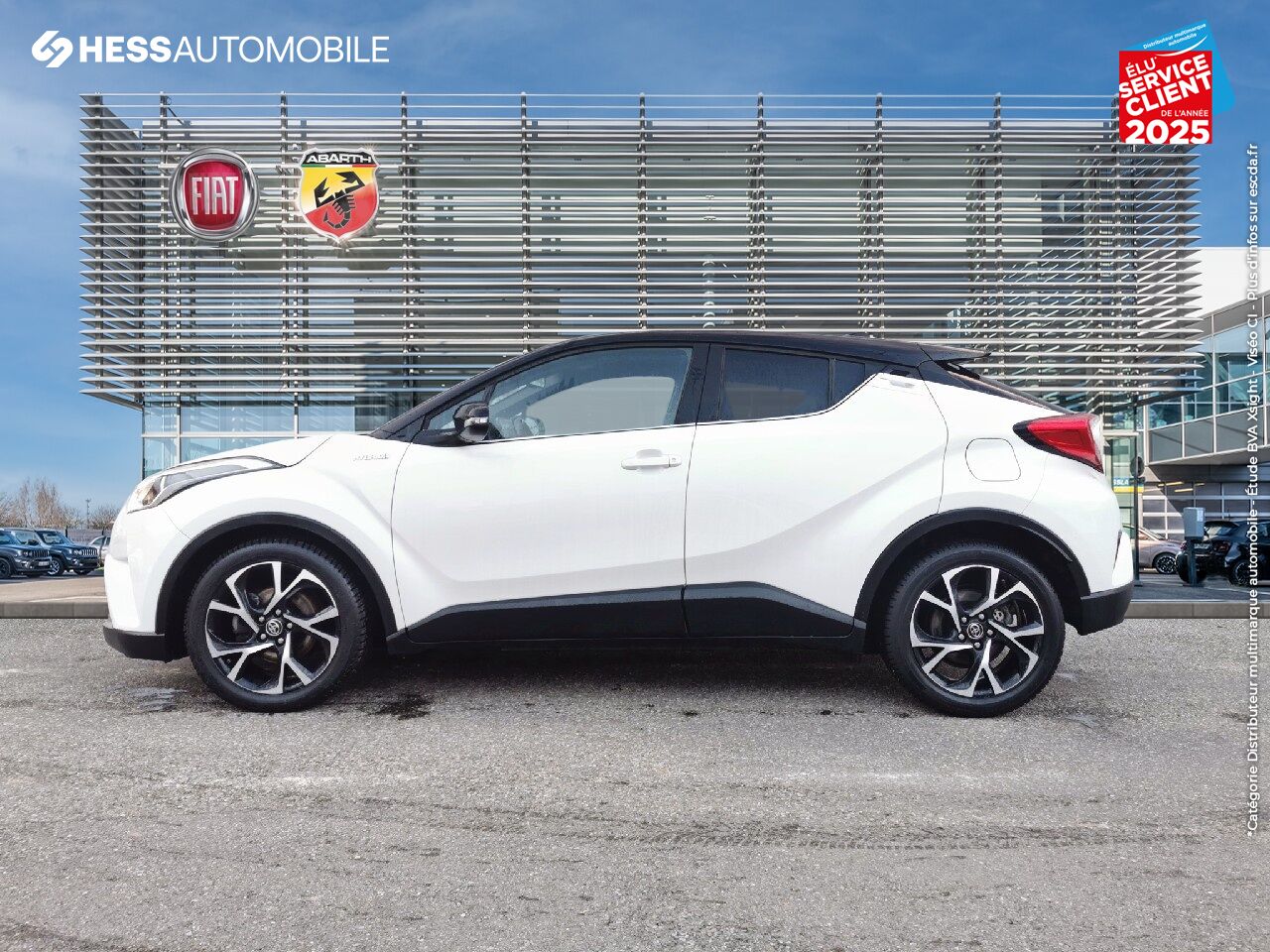 Véhicule d'occasion TOYOTA C-HR 122H DESIGN 2WD E-CVT RC18 chez Toyota Belfort