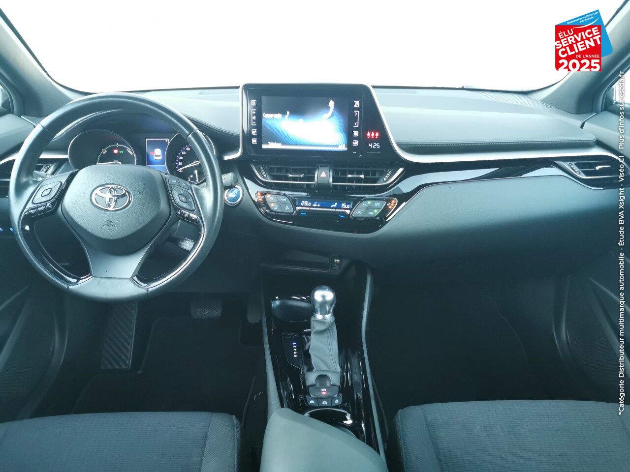 Véhicule d'occasion TOYOTA C-HR 122H DESIGN 2WD E-CVT RC18 chez Toyota Belfort