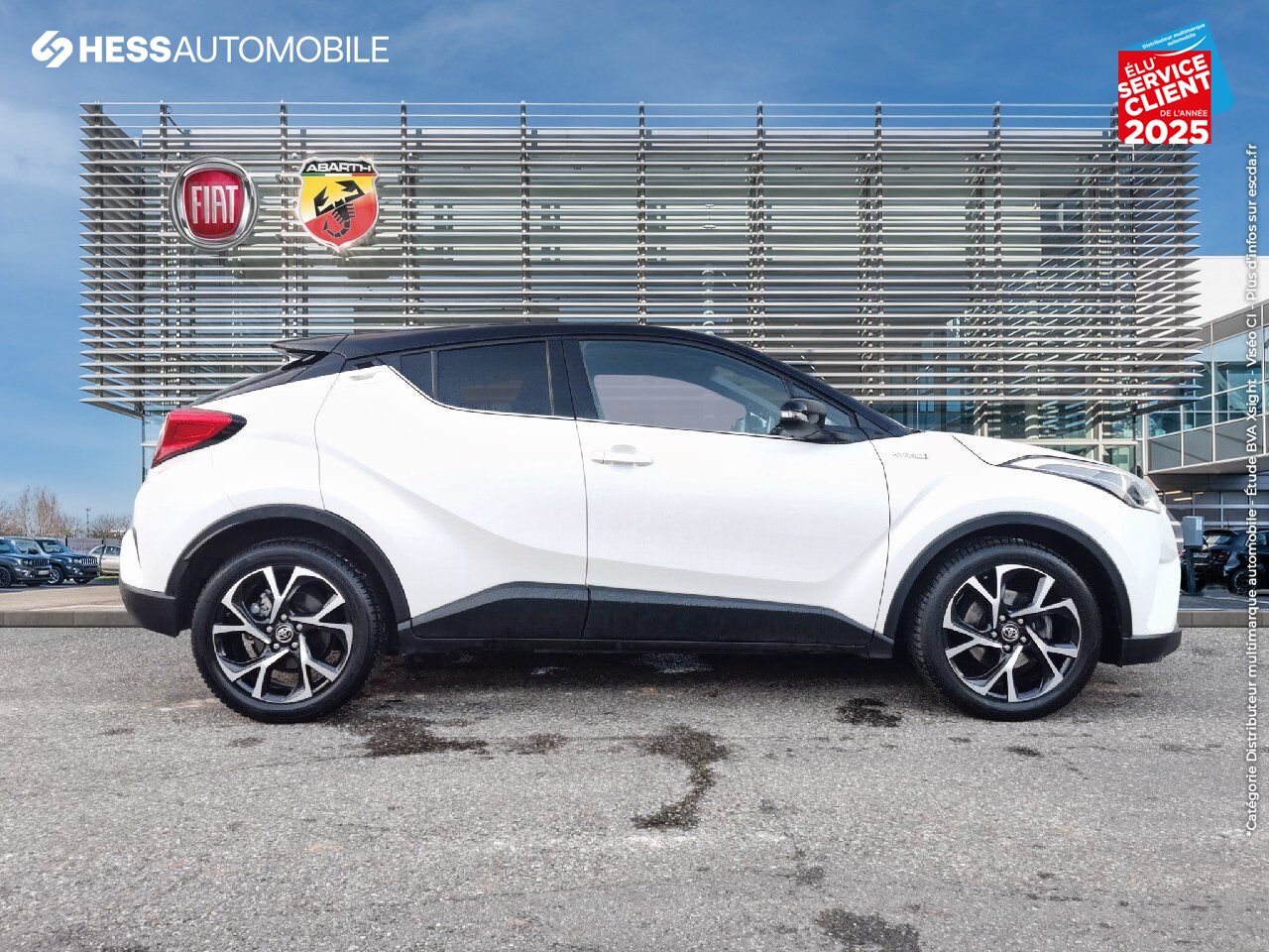 Véhicule d'occasion TOYOTA C-HR 122H DESIGN 2WD E-CVT RC18 chez Toyota Belfort