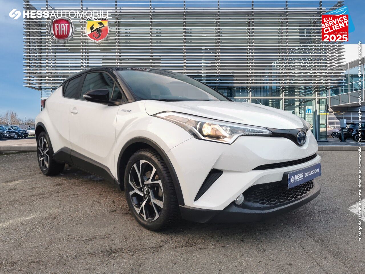 Véhicule d'occasion TOYOTA C-HR 122H DESIGN 2WD E-CVT RC18 chez Toyota Belfort