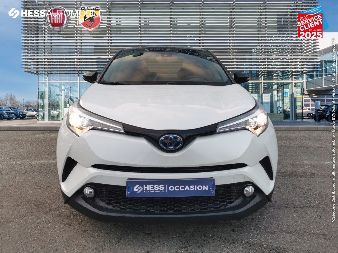 Véhicule d'occasion TOYOTA C-HR 122H DESIGN 2WD E-CVT RC18 chez Toyota Belfort
