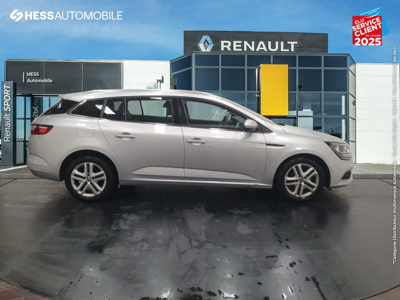 Véhicule d'occasion RENAULT MEGANE ESTATE 1.5 BLUE DCI 115CH BUSINESS chez Renault Strasbourg