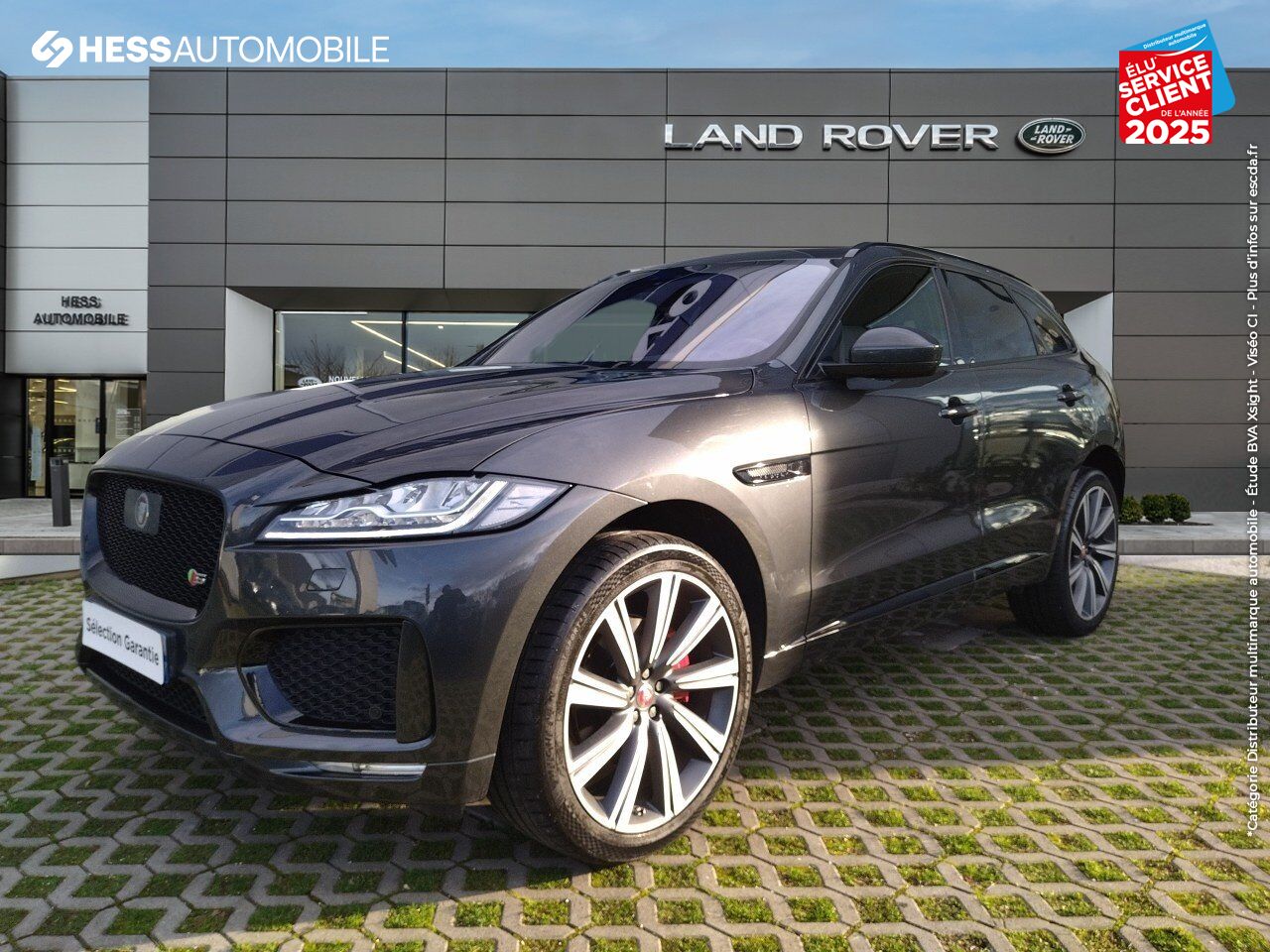 Véhicule d'occasion JAGUAR F-PACE V6 3.0 SUPERCHARGED 380CH S 4X4 BVA8 TPANO GPS chez Peugeot Hirson