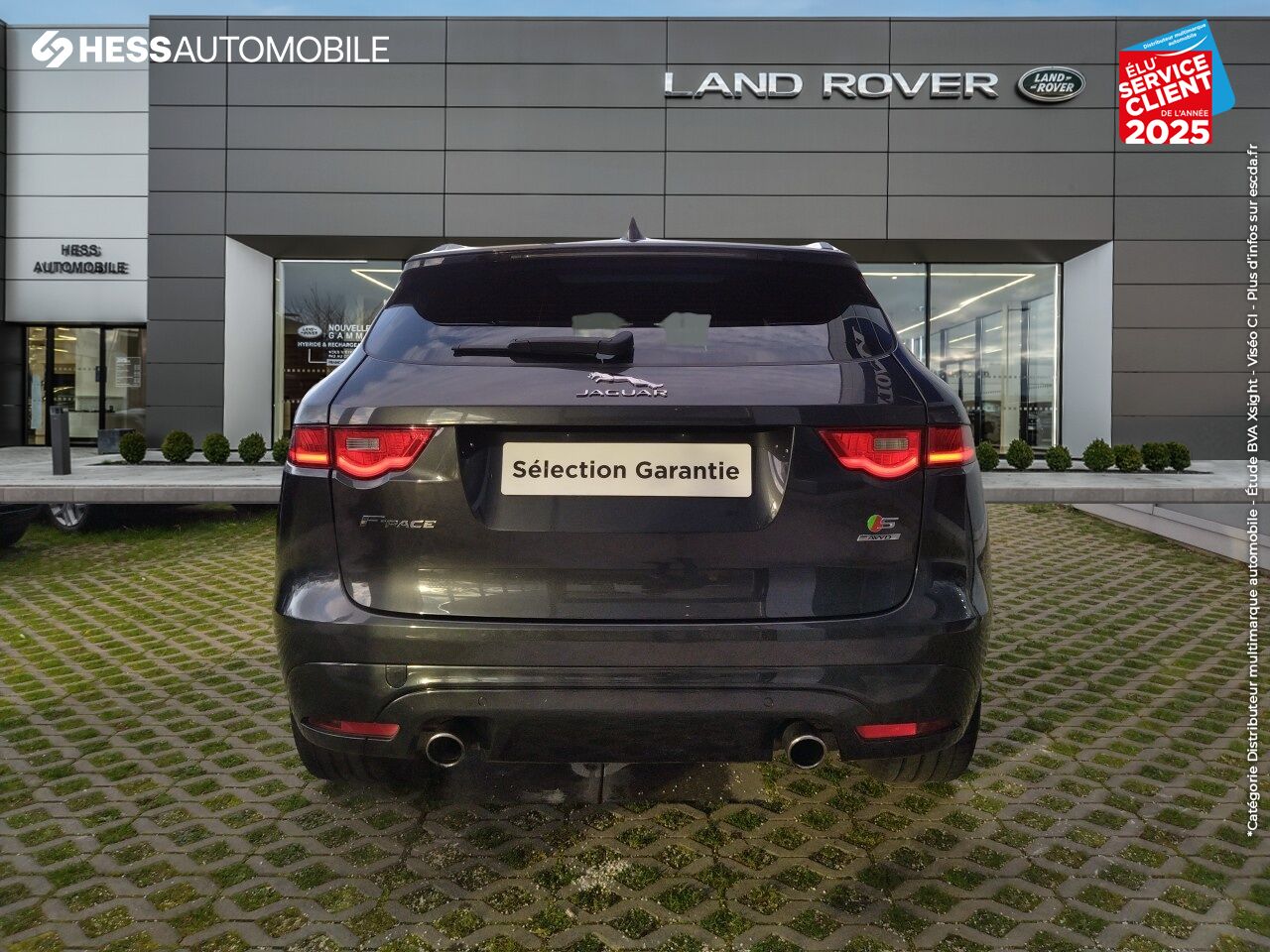 Véhicule d'occasion JAGUAR F-PACE V6 3.0 SUPERCHARGED 380CH S 4X4 BVA8 TPANO GPS chez Peugeot Hirson