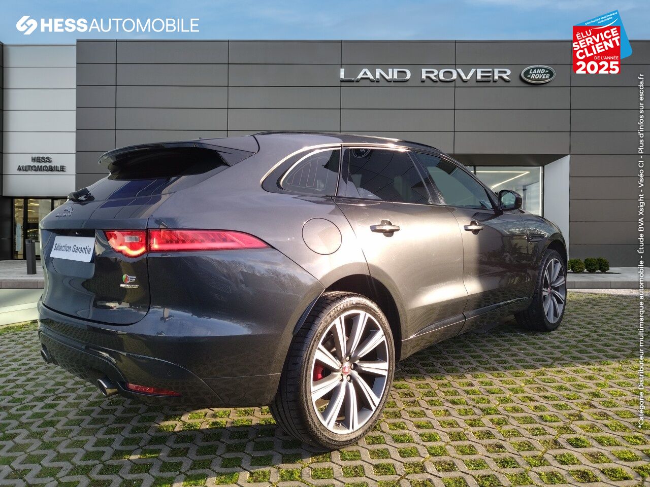 Véhicule d'occasion JAGUAR F-PACE V6 3.0 SUPERCHARGED 380CH S 4X4 BVA8 TPANO GPS chez Peugeot Hirson