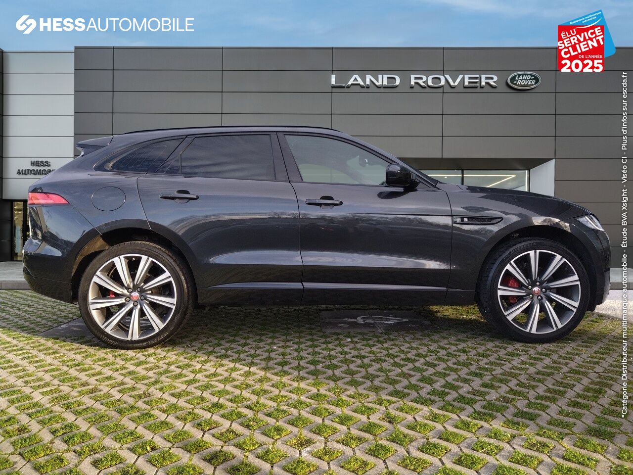 Véhicule d'occasion JAGUAR F-PACE V6 3.0 SUPERCHARGED 380CH S 4X4 BVA8 TPANO GPS chez Peugeot Hirson