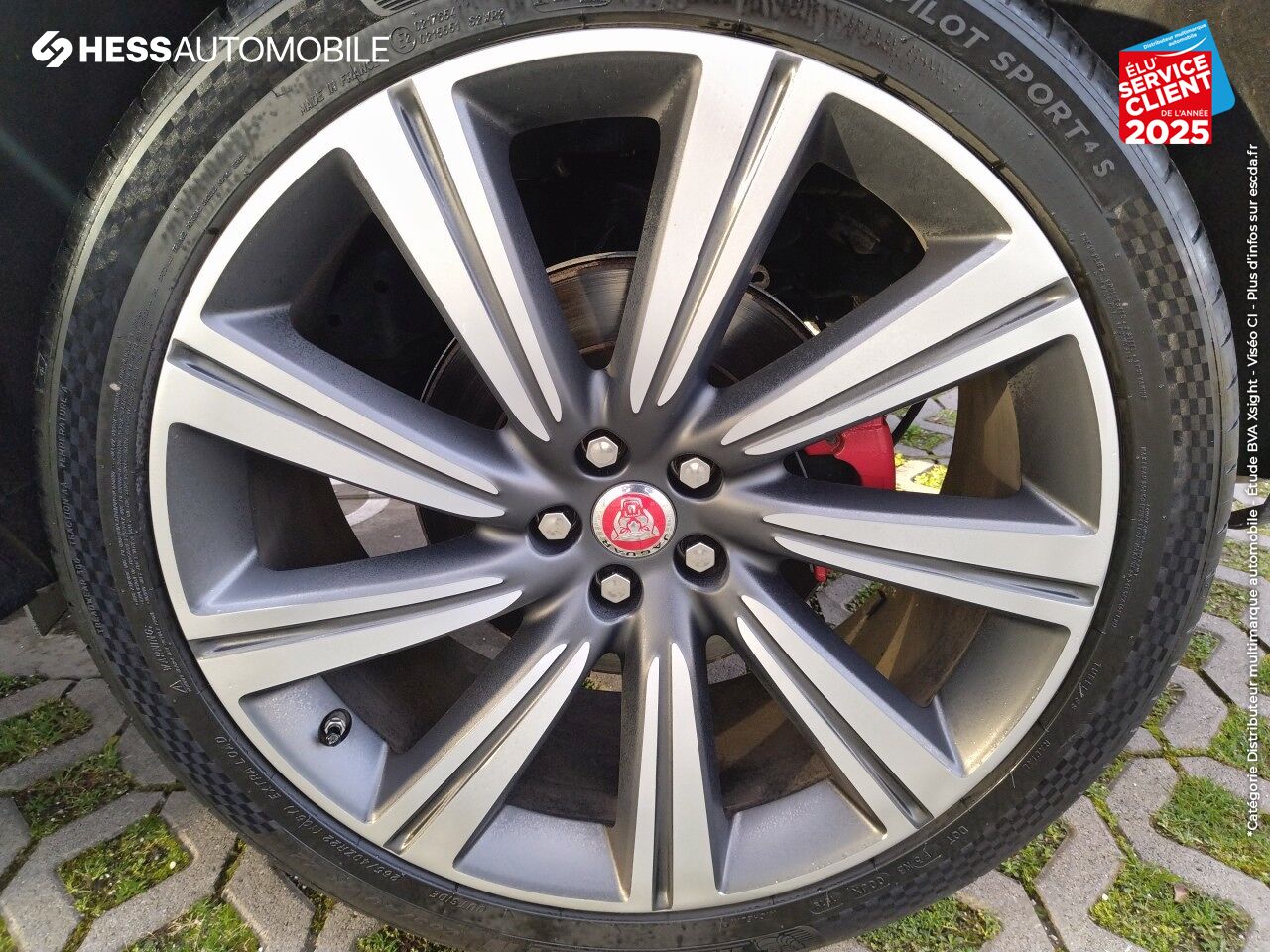 Véhicule d'occasion JAGUAR F-PACE V6 3.0 SUPERCHARGED 380CH S 4X4 BVA8 TPANO GPS chez Peugeot Hirson