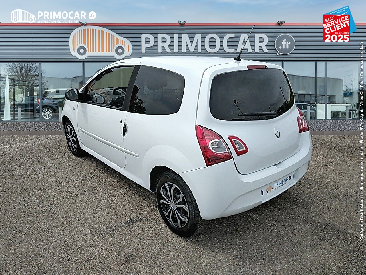 Véhicule d'occasion RENAULT TWINGO 1.2 LEV 16V 75CH AUTHENTIQUE chez Primocar