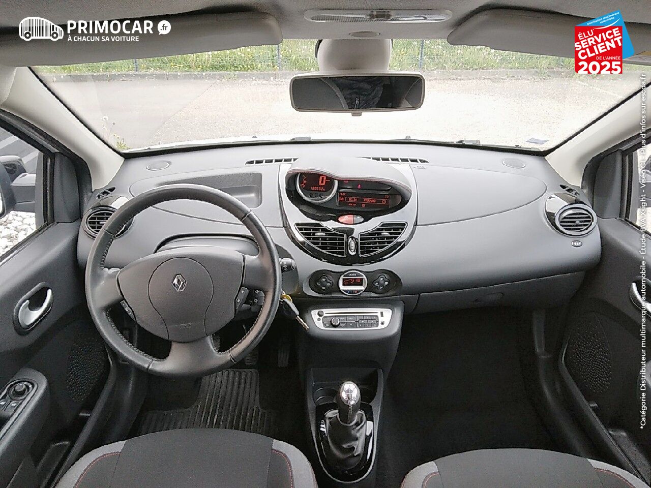 Véhicule d'occasion RENAULT TWINGO 1.2 LEV 16V 75CH AUTHENTIQUE chez Primocar