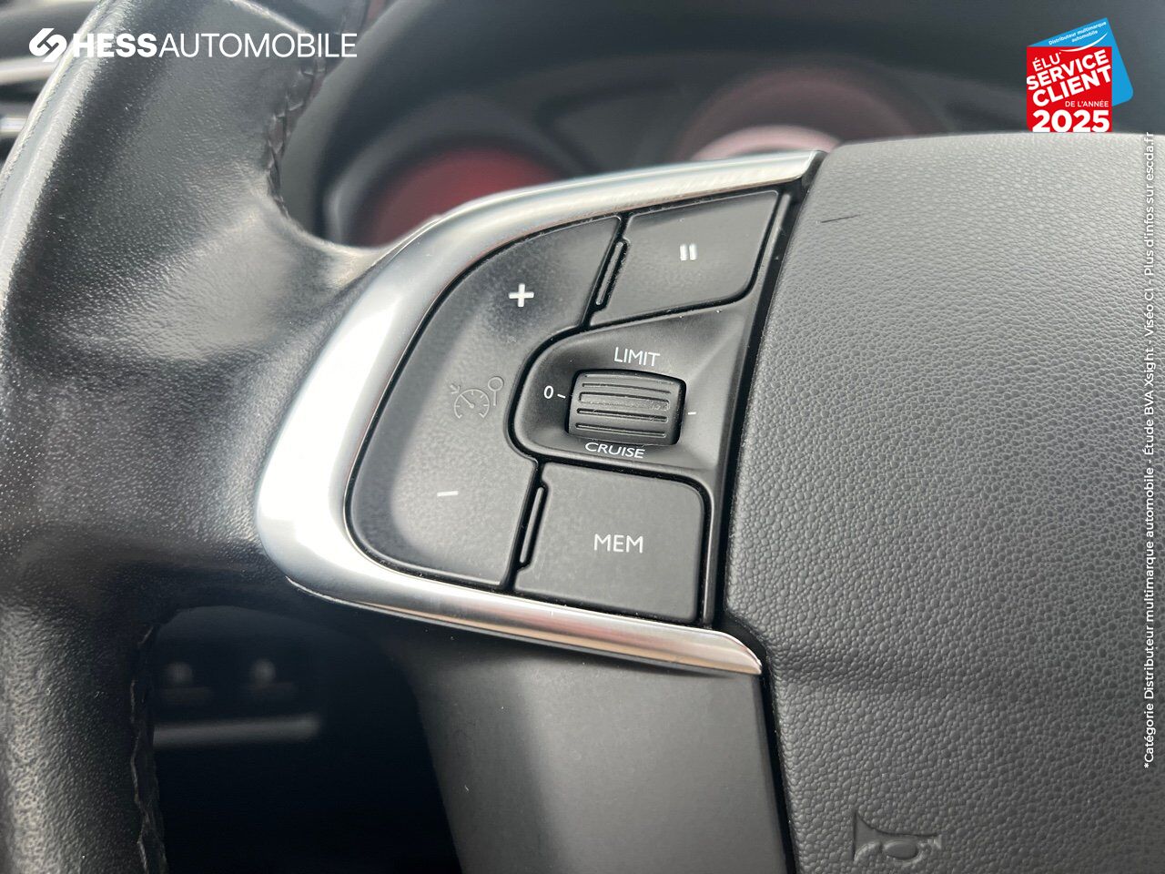 Véhicule d'occasion CITROEN C4 PURETECH 110CH FEEL chez Renault Saint-Louis