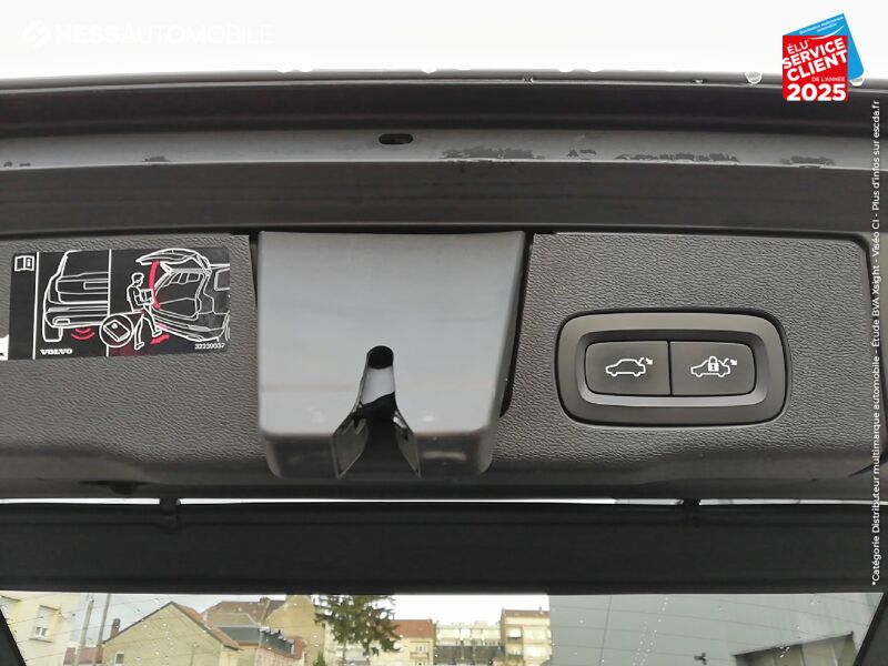 Véhicule d'occasion VOLVO XC60 D4 ADBLUE 190CH R-DESIGN GEARTRONIC GPS CAMERA ATTELAGE chez Volvo Metz