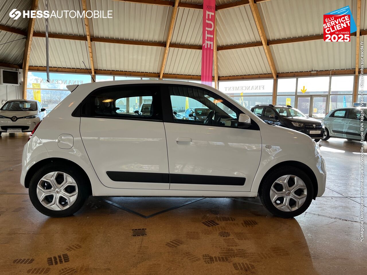 Véhicule d'occasion RENAULT TWINGO 0.9 TCE 95CH ZEN chez Renault Colmar