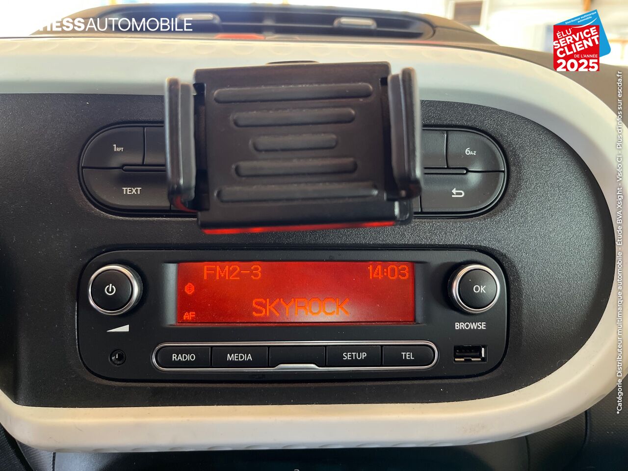 Véhicule d'occasion RENAULT TWINGO 0.9 TCE 95CH ZEN chez Renault Colmar