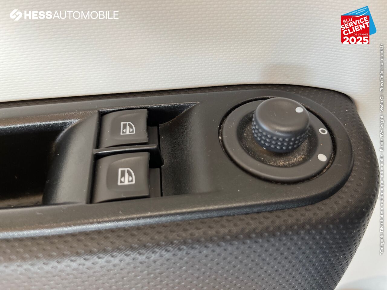 Véhicule d'occasion RENAULT TWINGO 0.9 TCE 95CH ZEN chez Renault Colmar
