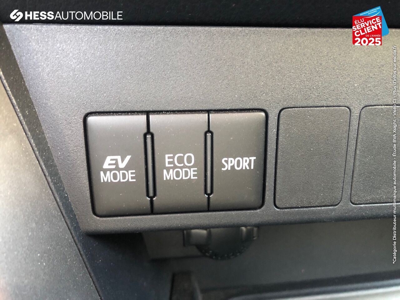 Véhicule d'occasion TOYOTA RAV4 197 HYBRIDE DYNAMIC EDITION AWD CVT GPS CAMERA chez Toyota Longwy