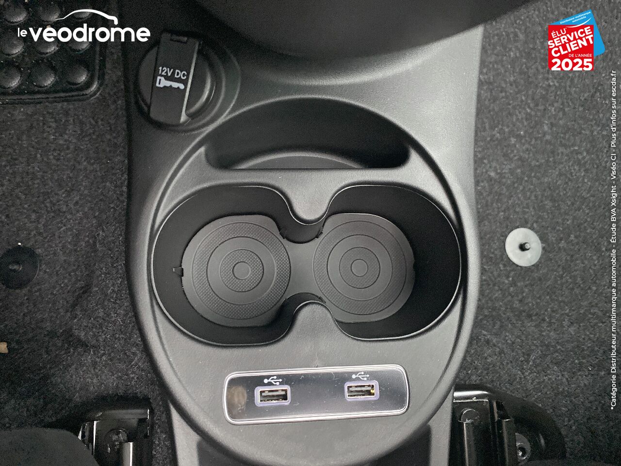 Véhicule d'occasion FIAT 500C 1.0 70CH BSG S/S -16 LOUNGE APPLE CARPLAY/ANDROID AUTO chez Le Veodrome