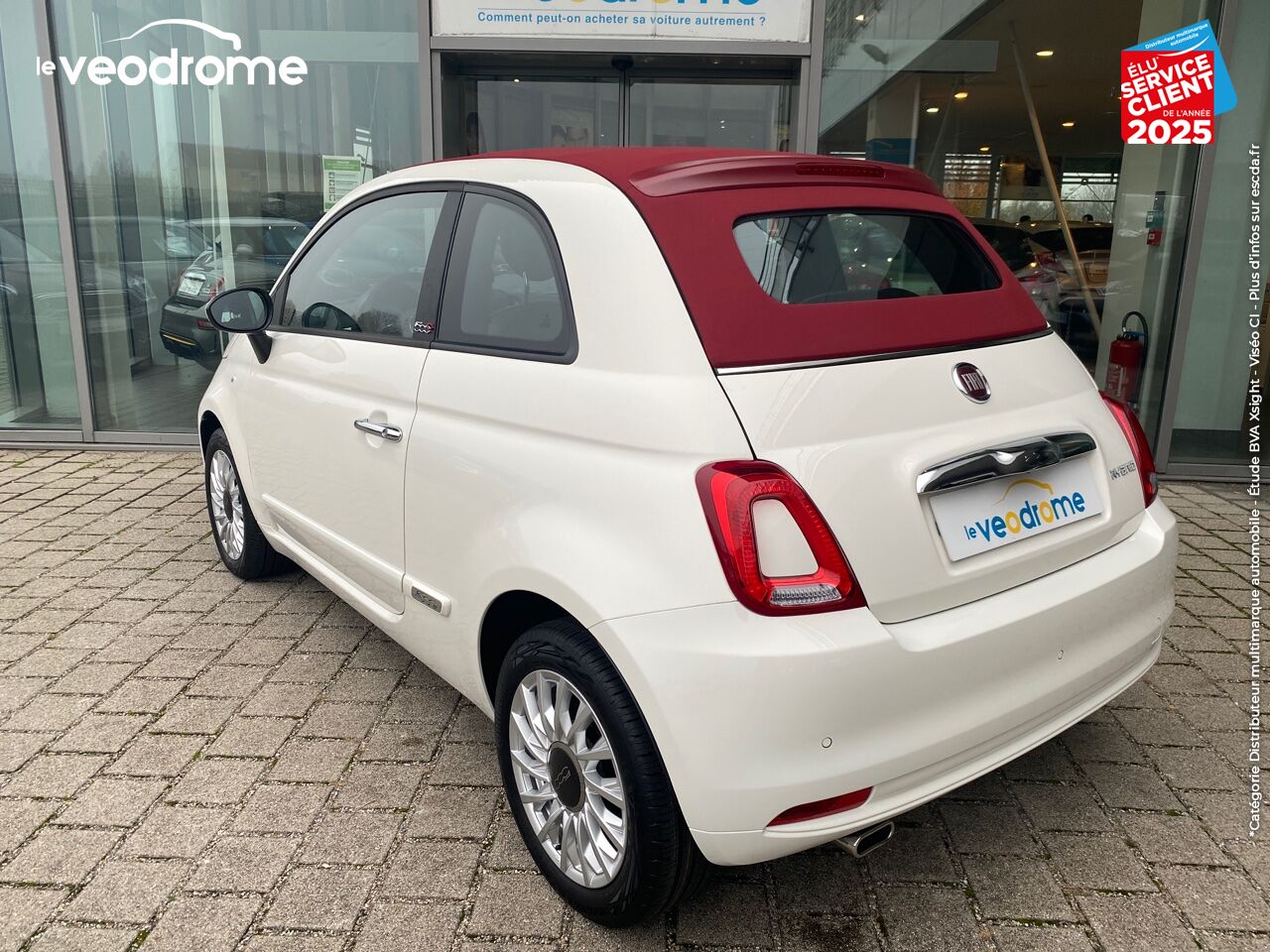 Véhicule d'occasion FIAT 500C 1.0 70CH BSG S/S -16 LOUNGE APPLE CARPLAY/ANDROID AUTO chez Le Veodrome