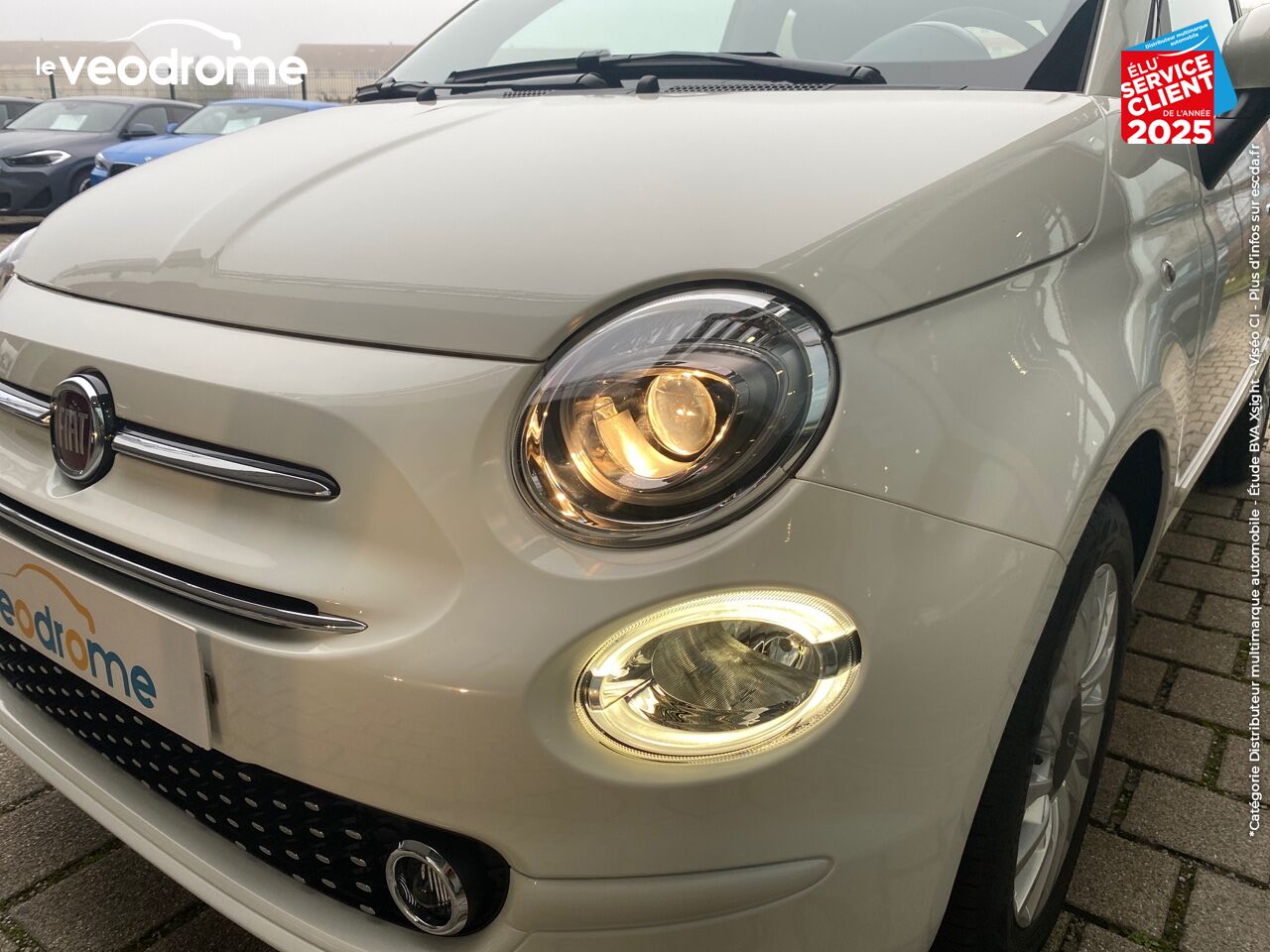 Véhicule d'occasion FIAT 500C 1.0 70CH BSG S/S -16 LOUNGE APPLE CARPLAY/ANDROID AUTO chez Le Veodrome