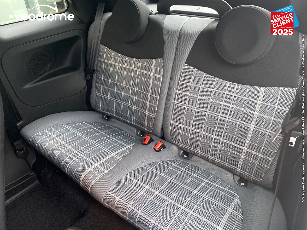 Véhicule d'occasion FIAT 500C 1.0 70CH BSG S/S -16 LOUNGE APPLE CARPLAY/ANDROID AUTO chez Le Veodrome
