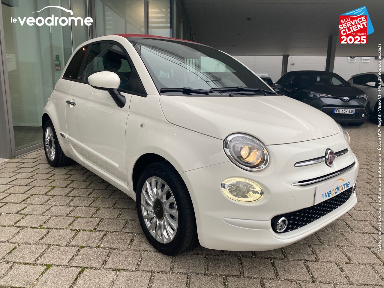Véhicule d'occasion FIAT 500C 1.0 70CH BSG S/S -16 LOUNGE APPLE CARPLAY/ANDROID AUTO chez Le Veodrome