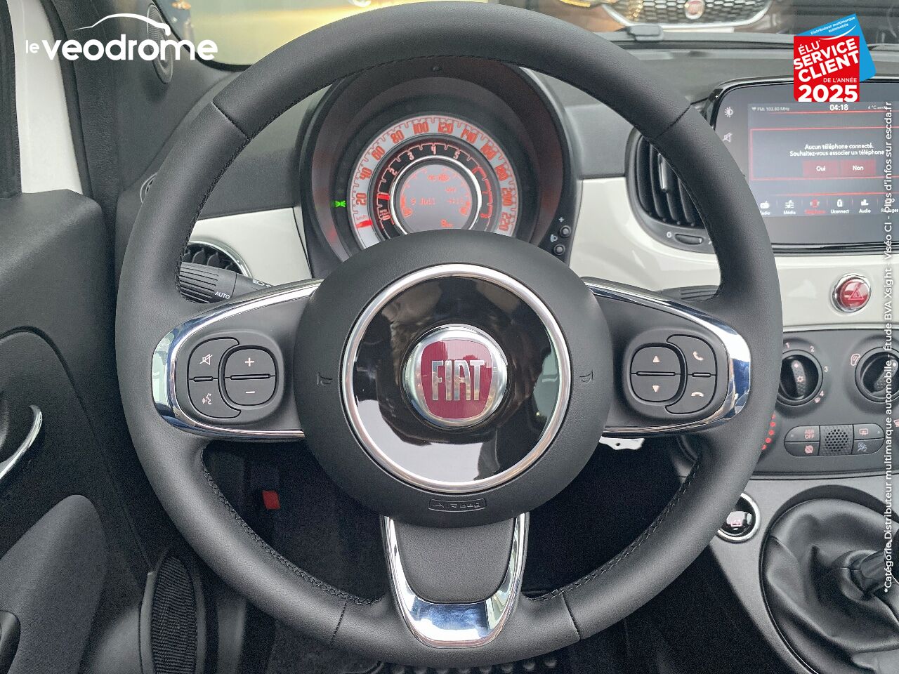 Véhicule d'occasion FIAT 500C 1.0 70CH BSG S/S -16 LOUNGE APPLE CARPLAY/ANDROID AUTO chez Le Veodrome