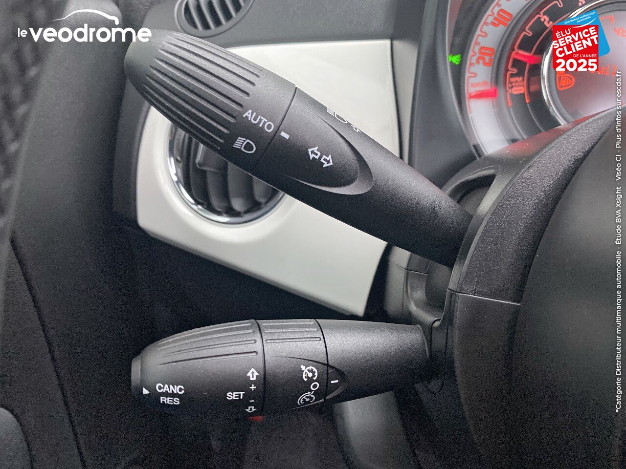 Véhicule d'occasion FIAT 500C 1.0 70CH BSG S/S -16 LOUNGE APPLE CARPLAY/ANDROID AUTO chez Le Veodrome
