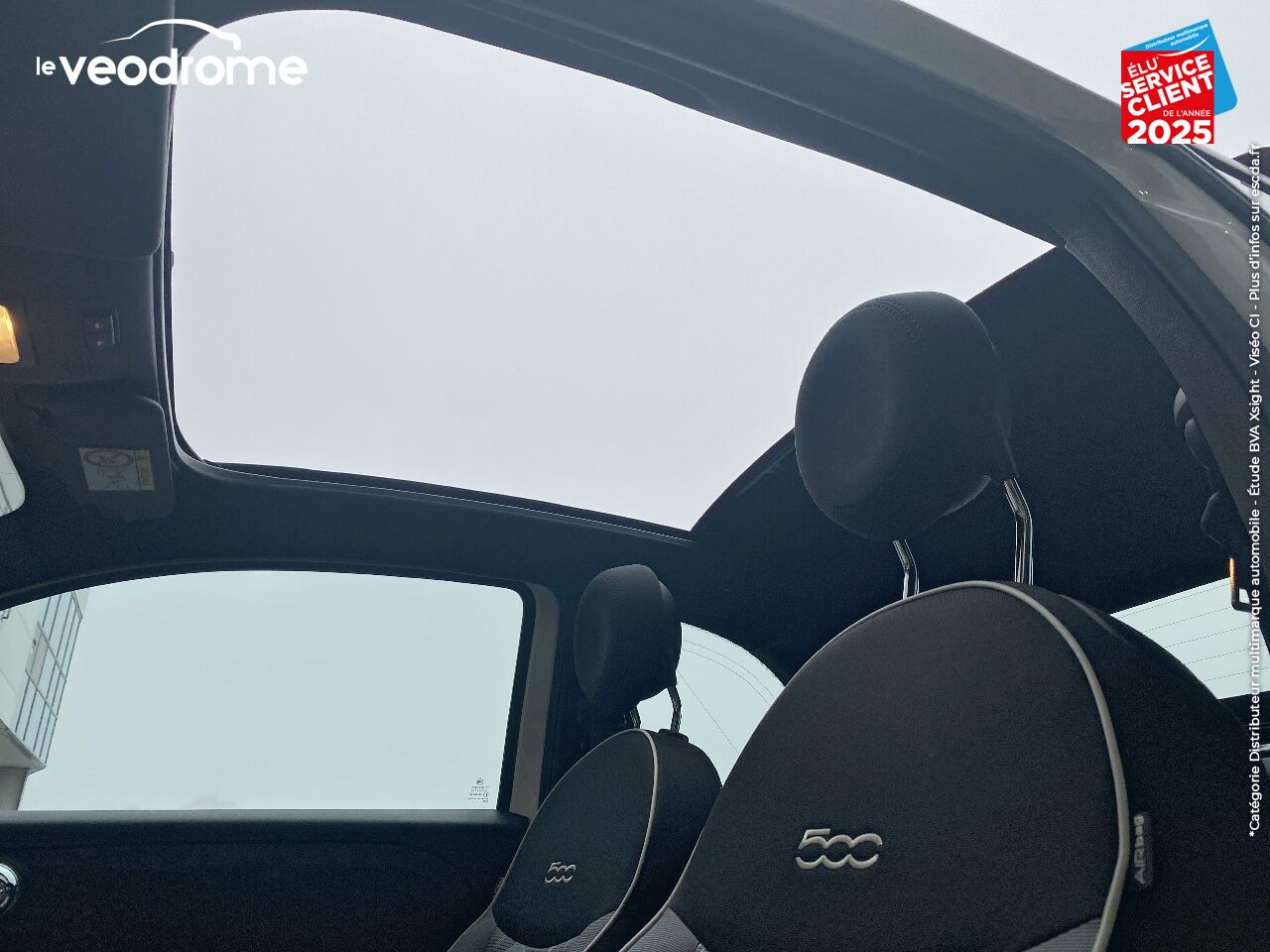 Véhicule d'occasion FIAT 500C 1.0 70CH BSG S/S -16 LOUNGE APPLE CARPLAY/ANDROID AUTO chez Le Veodrome