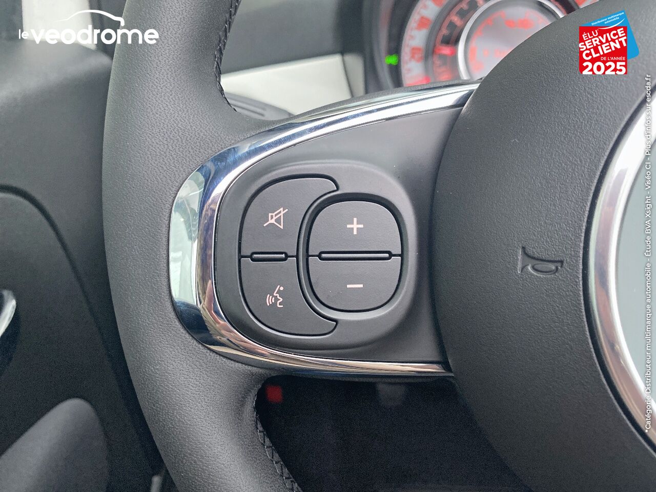 Véhicule d'occasion FIAT 500C 1.0 70CH BSG S/S -16 LOUNGE APPLE CARPLAY/ANDROID AUTO chez Le Veodrome