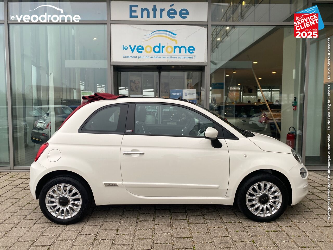 Véhicule d'occasion FIAT 500C 1.0 70CH BSG S/S -16 LOUNGE APPLE CARPLAY/ANDROID AUTO chez Le Veodrome