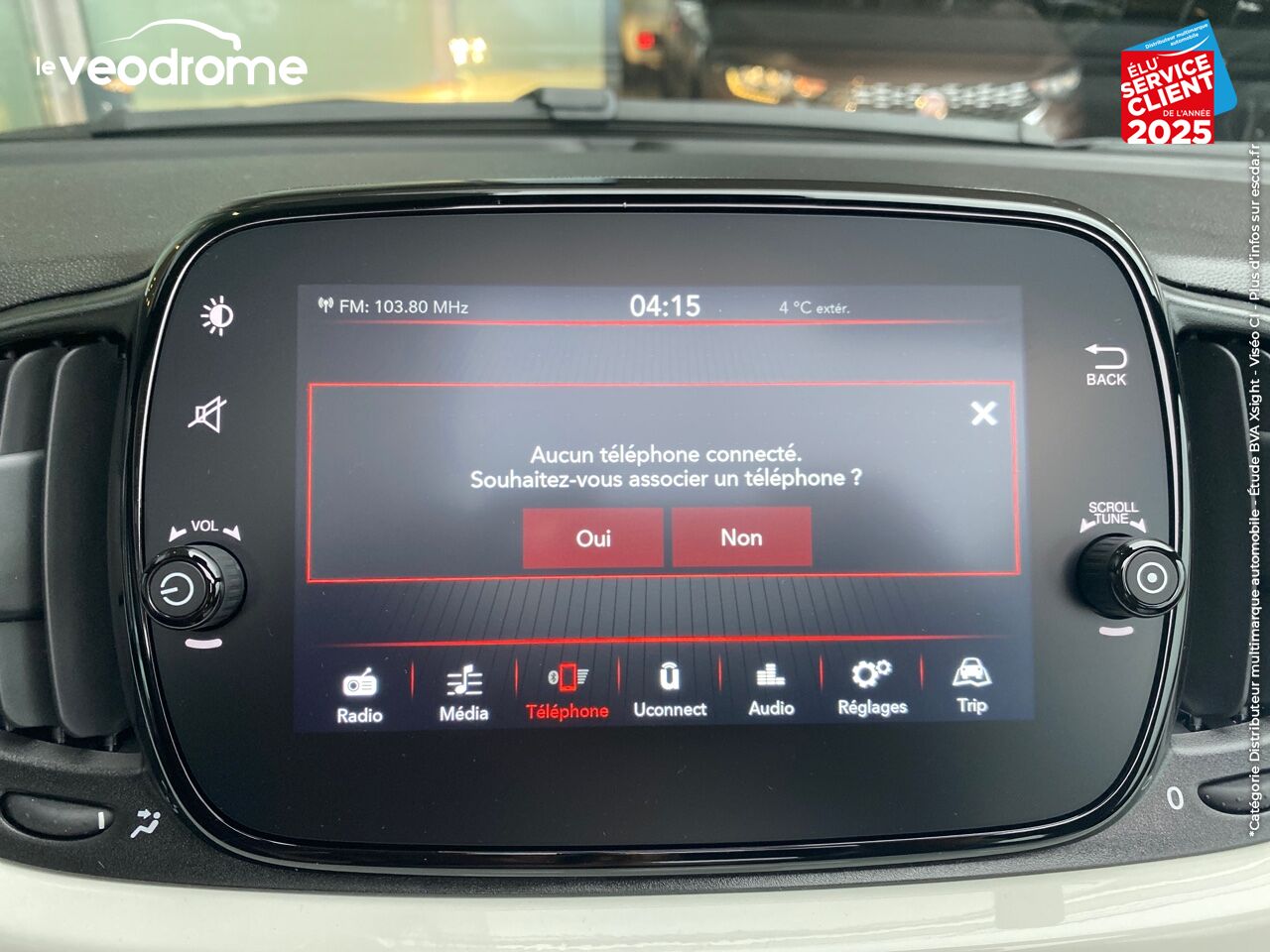 Véhicule d'occasion FIAT 500C 1.0 70CH BSG S/S -16 LOUNGE APPLE CARPLAY/ANDROID AUTO chez Le Veodrome