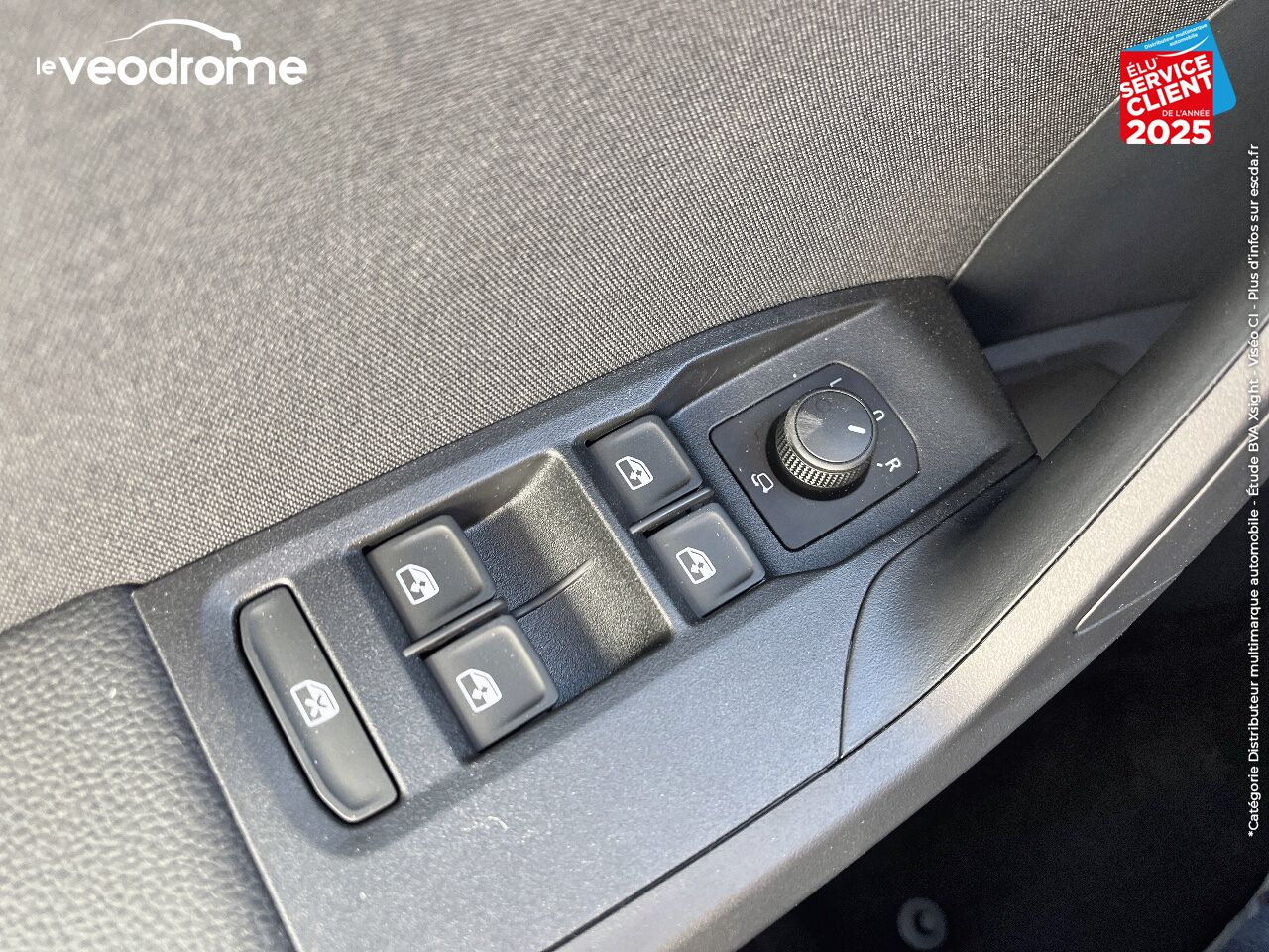 Véhicule d'occasion SEAT ARONA 1.0 TSI 110CH FR DSG7 chez Le Veodrome