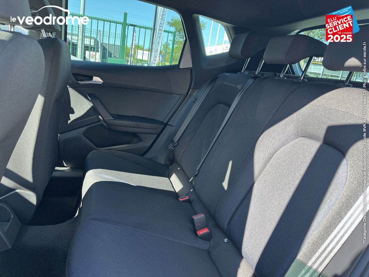 Véhicule d'occasion SEAT ARONA 1.0 TSI 110CH FR DSG7 chez Le Veodrome