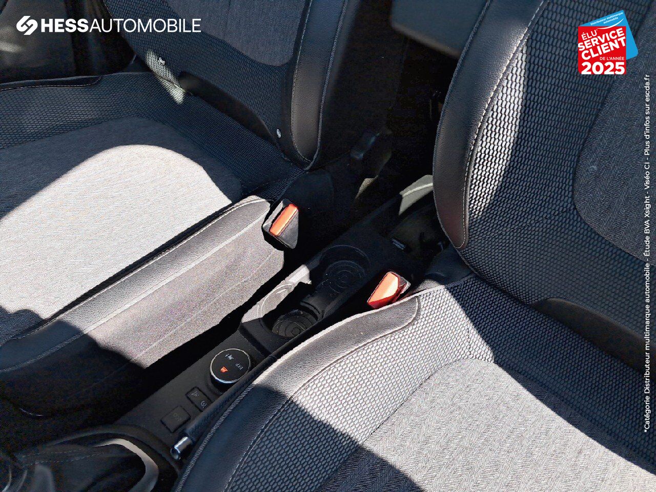 Véhicule d'occasion RENAULT CAPTUR 1.5 DCI 90CH ENERGY INTENS EDC EURO6C chez Renault Saint-Louis