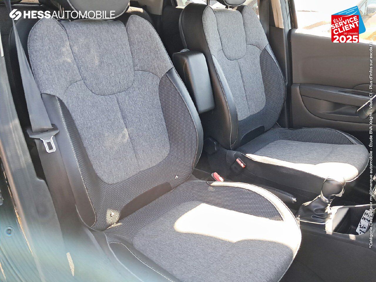 Véhicule d'occasion RENAULT CAPTUR 1.5 DCI 90CH ENERGY INTENS EDC EURO6C chez Renault Saint-Louis