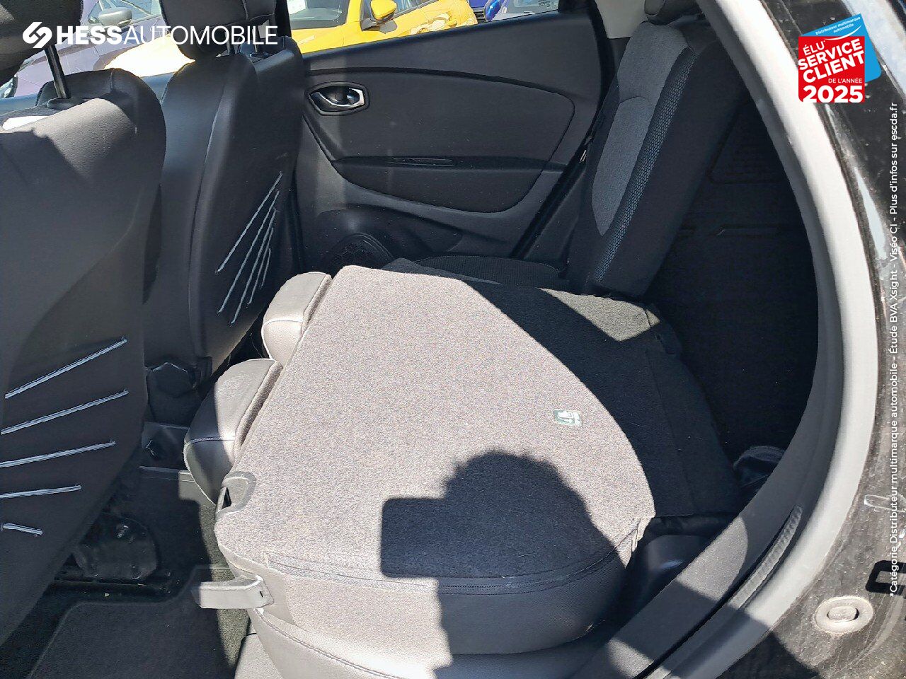 Véhicule d'occasion RENAULT CAPTUR 1.5 DCI 90CH ENERGY INTENS EDC EURO6C chez Renault Saint-Louis