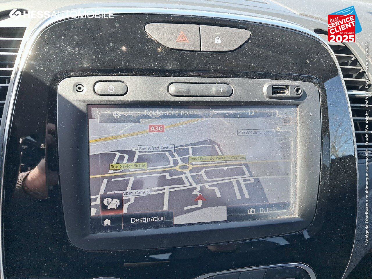 Véhicule d'occasion RENAULT CAPTUR 1.5 DCI 90CH ENERGY INTENS EDC EURO6C chez Renault Saint-Louis
